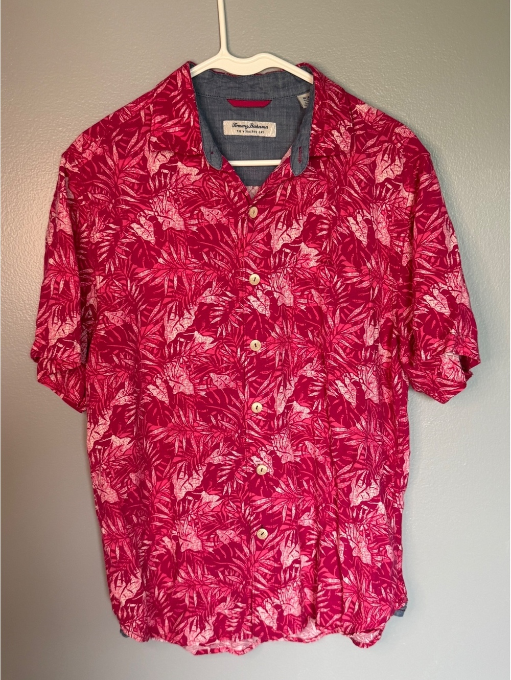Tommy Bahama Men's Hawaiian Shirt Pink Leaf Print Size M